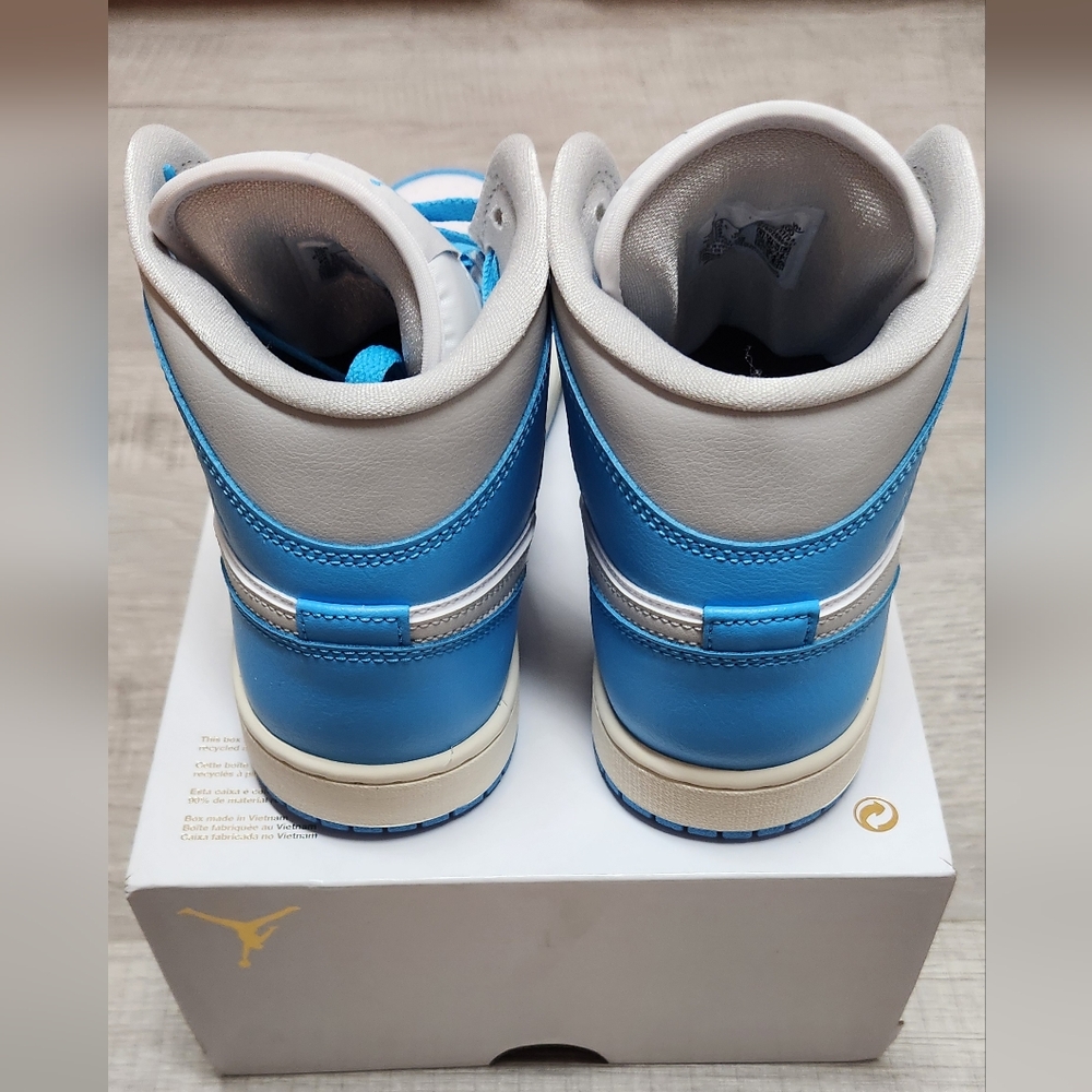 SOLD!!Jordan 1 Mid Powder Blue - Picture 4 of 5